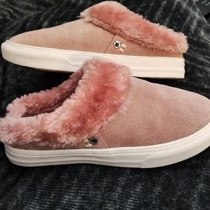 Minnetonka Shoes